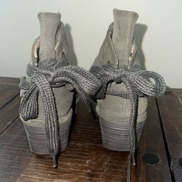 Fly London Women 38 US 7.5-8 Yama Wedge Platform Bootie Green Suede Lace Up Boot - Picture 6 of 12